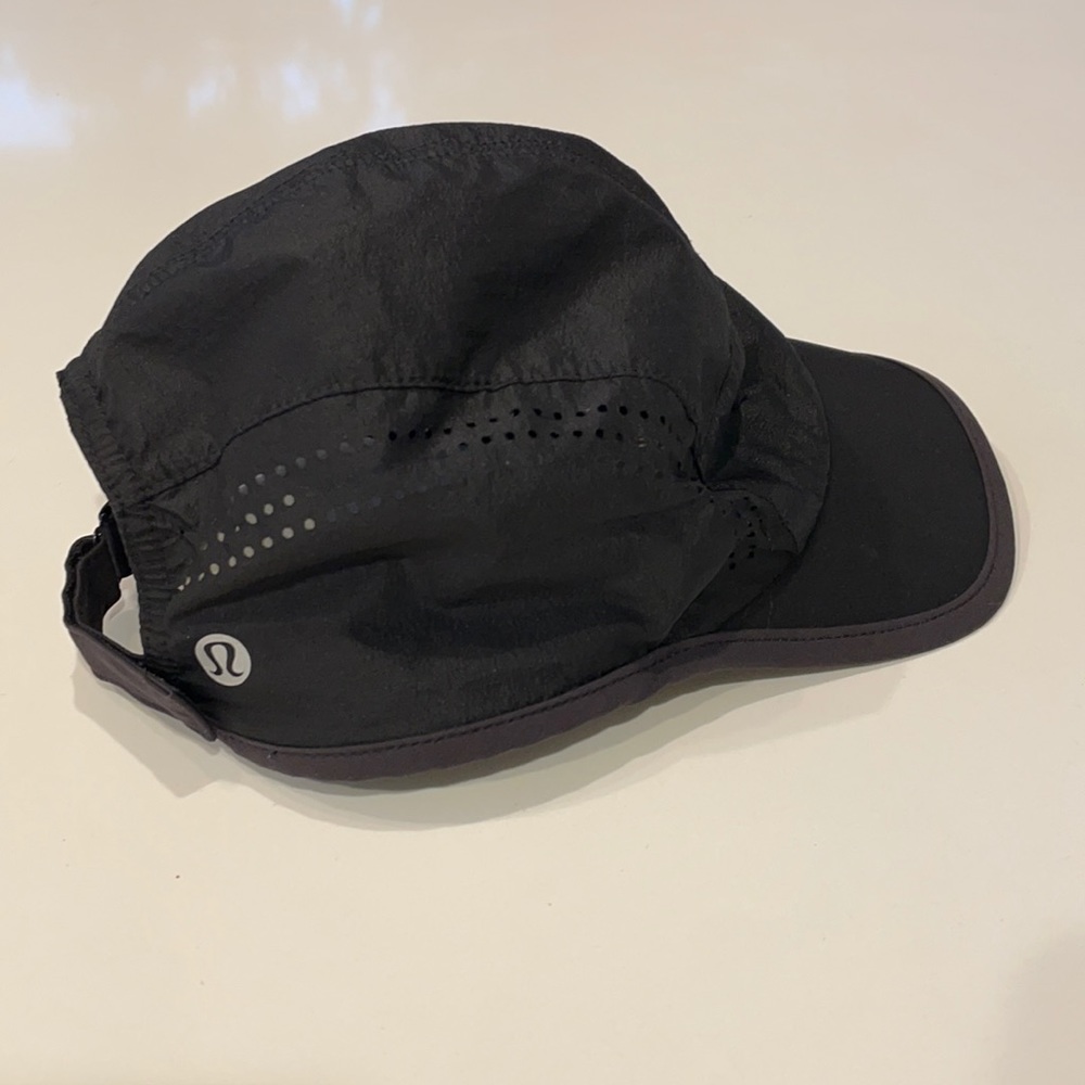 Lululemon running hat